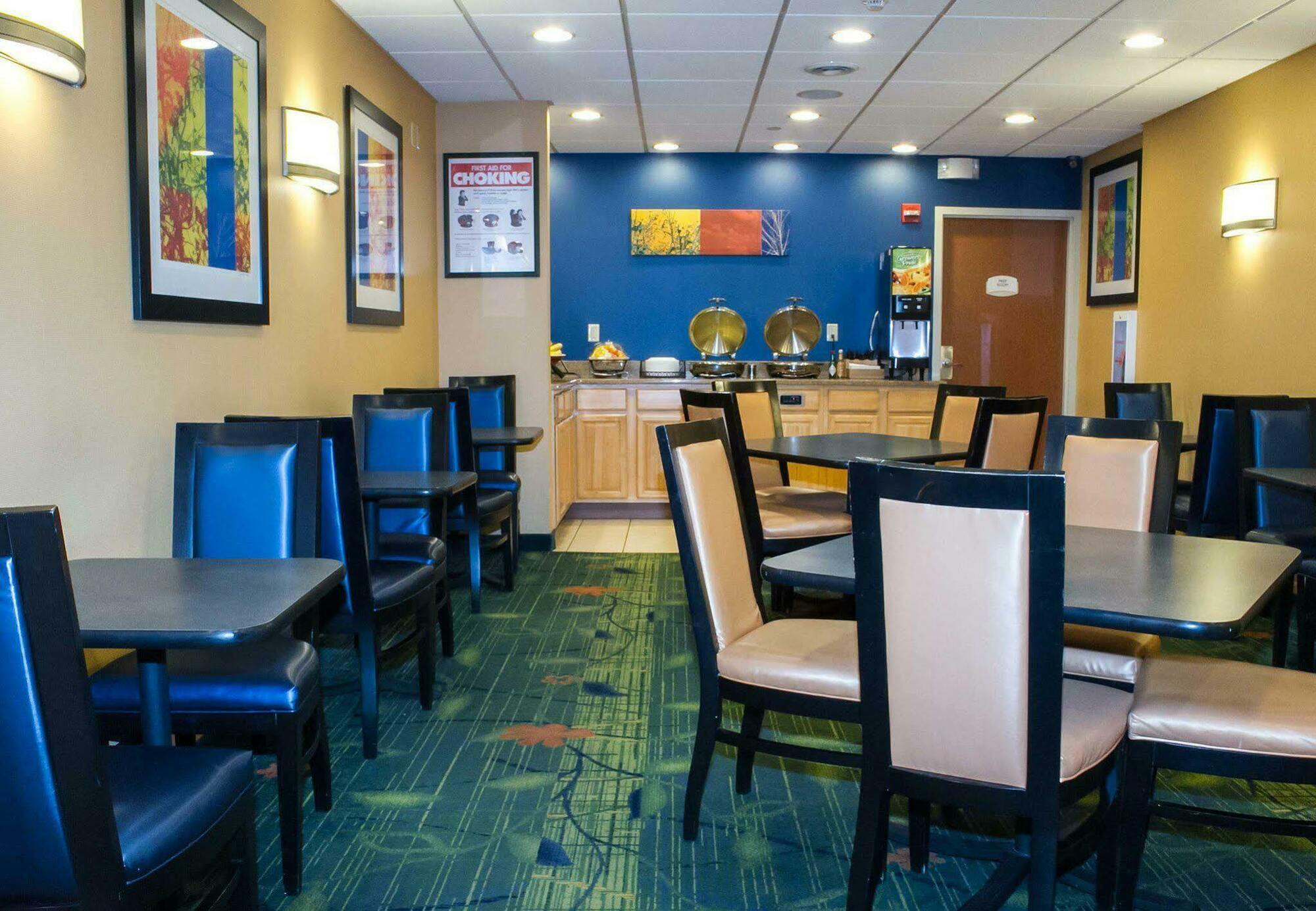 Fairfield Inn By Marriott New York Laguardia Airport/Flushing Bagian luar foto